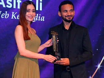 Web Key India receiving the award: Best Digital Marketing Company in India 2023